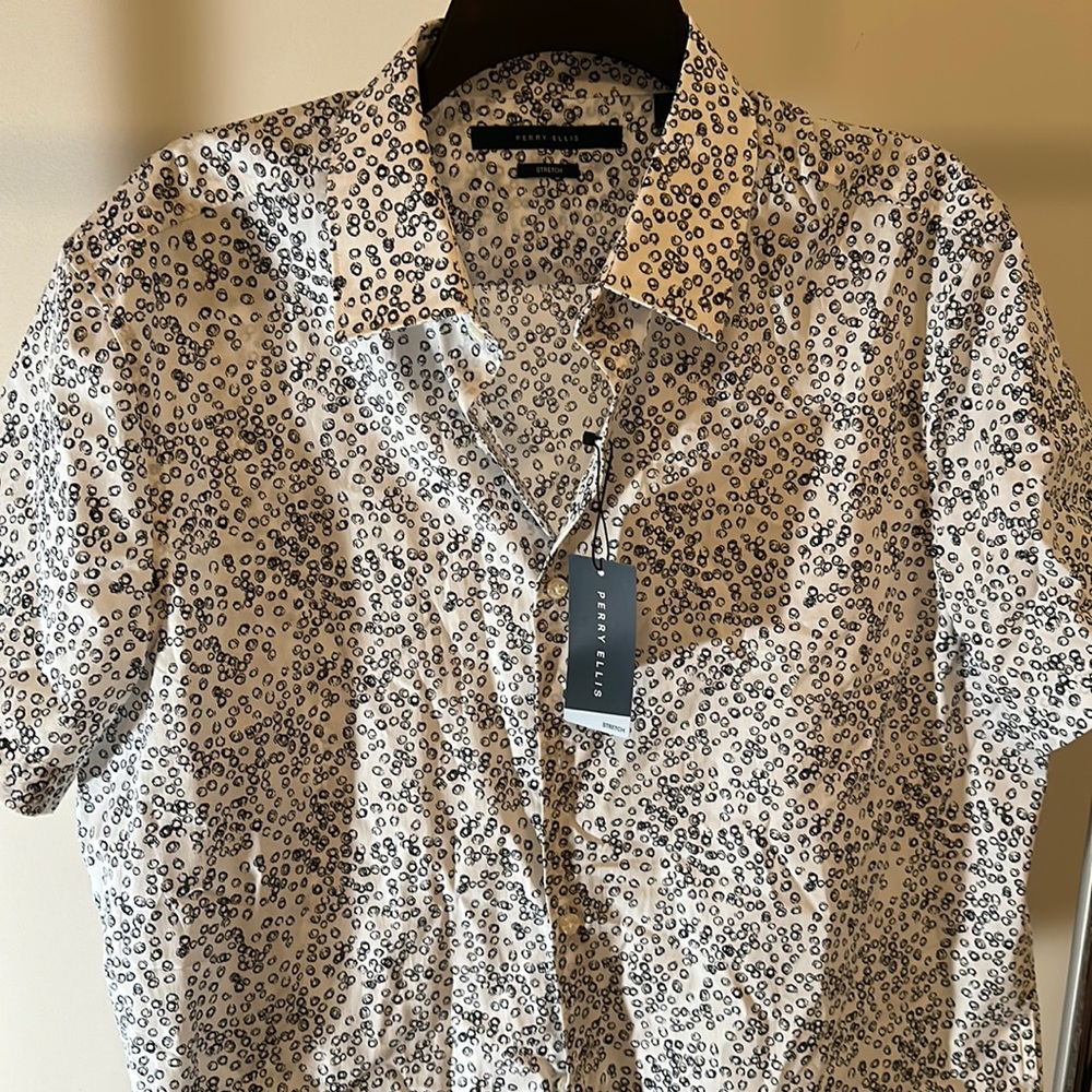 Men’s perry Ellis stretch button down. Large. New. Never worn.